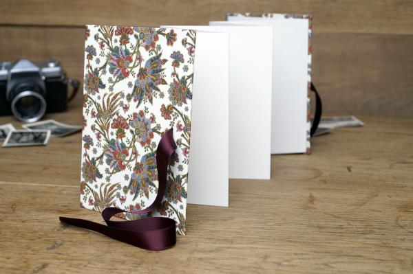 Folds out for up to 14 photos - Leporello by "Schreibweise"